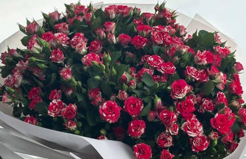 Розы от 2,15р, букеты из ромашковых хризантем, кустовых роз от 39р в "ЦветОК"